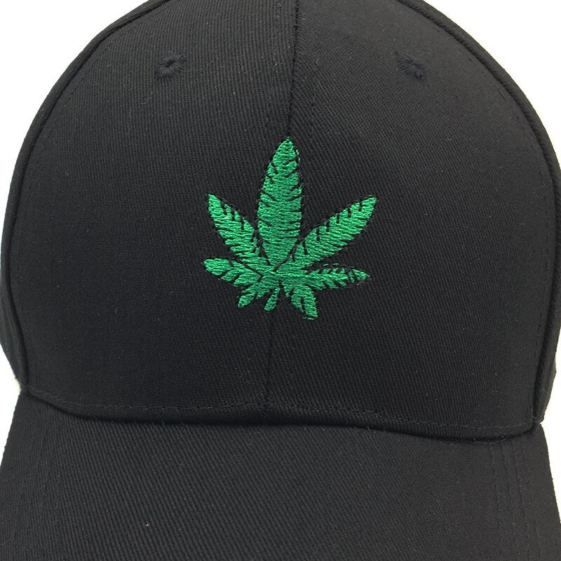 New Fashion Embroidery Maple Leaf White Cap Snapback Hats For Men Women Cotton Swag Hip Hop Fitted weed Baseball Caps