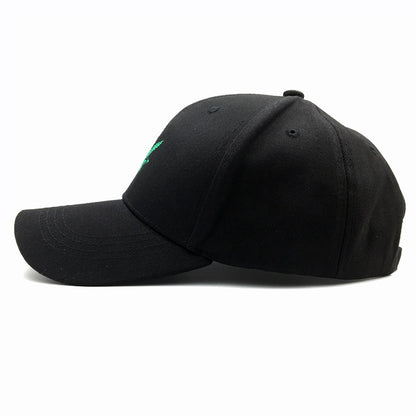 New Fashion Embroidery Maple Leaf White Cap Snapback Hats For Men Women Cotton Swag Hip Hop Fitted weed Baseball Caps